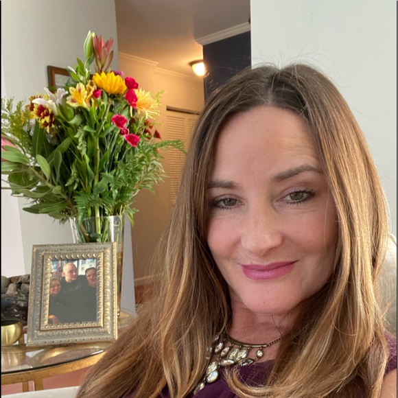 Meet your Posher, Lara - Picture 1 of 3